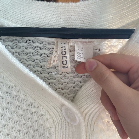 Cute sweater to wear with jeans or skirt:) eggshell white/size S - Picture 3 of 3